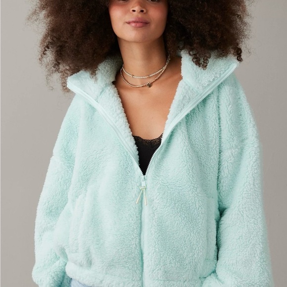 American Eagle Outfitters Jackets & Blazers - AE Zip-Up Bear Hug Sherpa Sweatshirt Size Medium